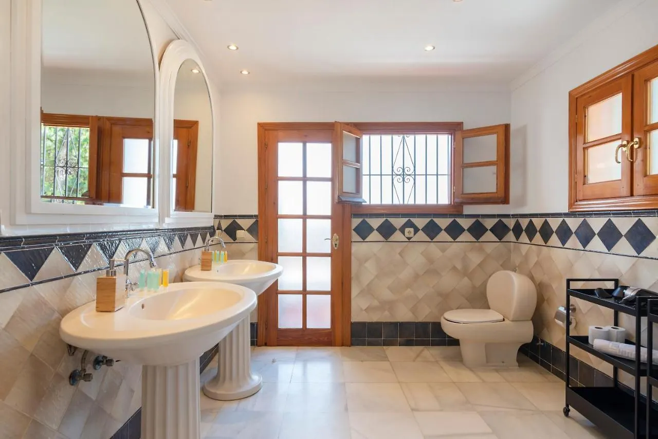 Villa Giovanni - Marbella Center - Heated Pool
