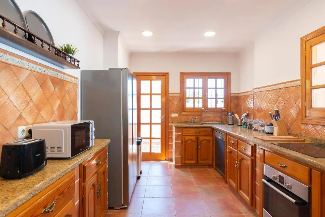 Villa Giovanni - Marbella Center - Heated Pool