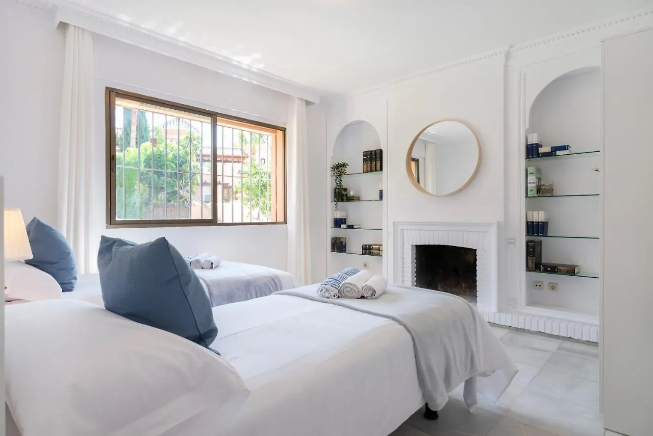 Villa Giovanni - Marbella Center - Heated Pool